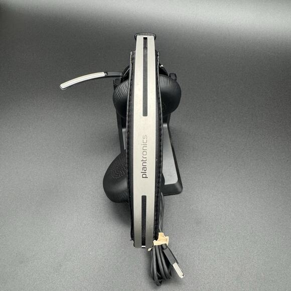 Plantronics Poly Voyager Focus UC Bluetooth Headset w/ Stand B825 Mint No Dongle - Picture 4 of 10